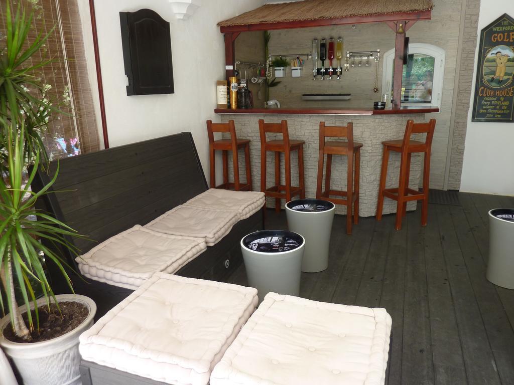 Chez Isabelle Et Guy *