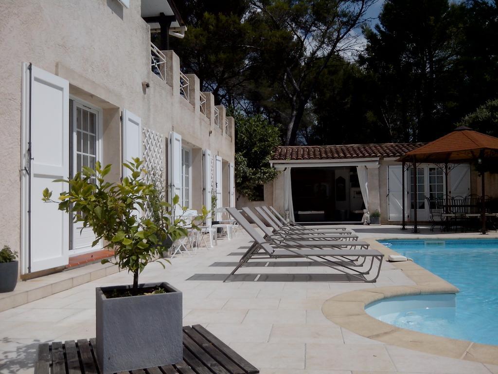 Chez Isabelle Et Guy *